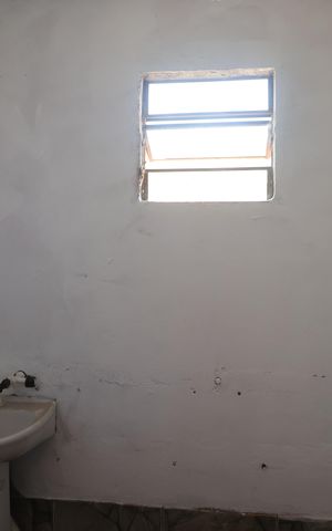 Casa à venda com 300m², 3 quartos e 4 vagasBanheiro 2