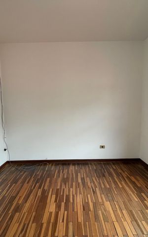 Casa à venda com 350m², 4 quartos e 4 vagas Casa à venda com 350m², 4 quartos e 4 vagasQuarto 2
