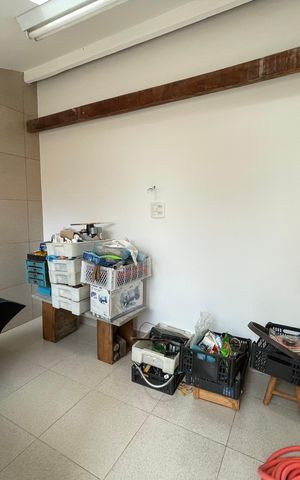 Casa à venda com 350m², 4 quartos e 4 vagas Casa à venda com 350m², 4 quartos e 4 vagasDeposito