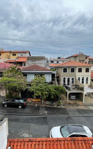 Casa à venda com 350m², 4 quartos e 4 vagas Casa à venda com 350m², 4 quartos e 4 vagasQuarto 1