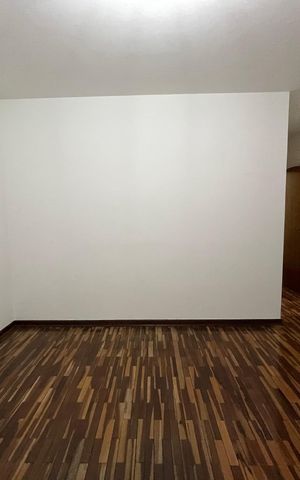 Casa à venda com 350m², 4 quartos e 4 vagas Casa à venda com 350m², 4 quartos e 4 vagasQuarto 1