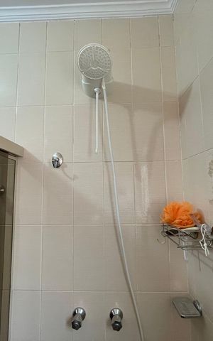 Casa à venda com 350m², 4 quartos e 4 vagas Casa à venda com 350m², 4 quartos e 4 vagasBanheiro 2