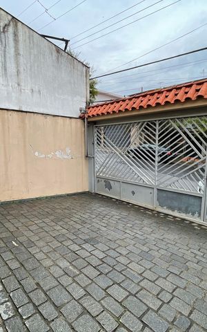 Casa à venda com 350m², 4 quartos e 4 vagas Casa à venda com 350m², 4 quartos e 4 vagasGaragem