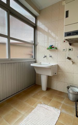 Casa à venda com 350m², 4 quartos e 4 vagas Casa à venda com 350m², 4 quartos e 4 vagasÁrea de Serviço