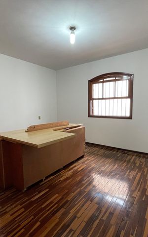 Casa à venda com 350m², 4 quartos e 4 vagas Casa à venda com 350m², 4 quartos e 4 vagasQuarto 3