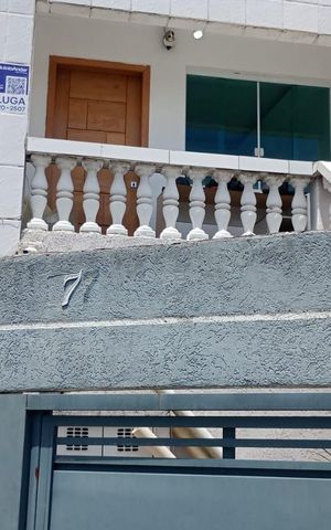 Casa à venda com 120m², 2 quartos e sem vaga Casa à venda com 120m², 2 quartos e sem vagaFachada