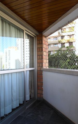 Apartamento à venda com 187m², 3 quartos e 3 vagasVaranda