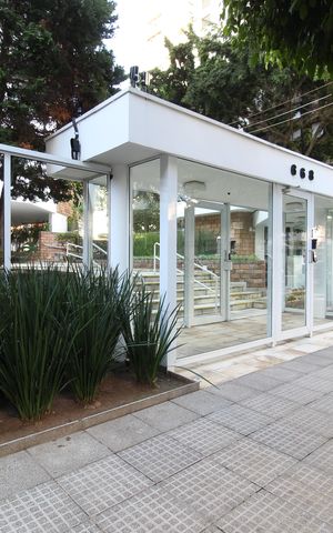 Apartamento à venda com 187m², 3 quartos e 3 vagasFachada e Portaria