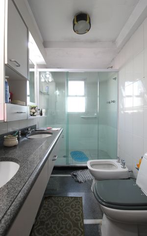Apartamento à venda com 187m², 3 quartos e 3 vagasBanheiro da Suíte