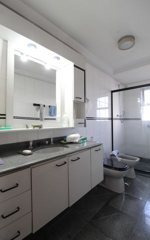 Apartamento à venda com 187m², 3 quartos e 3 vagasBanheiro Social