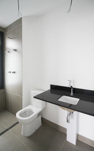 Apartamento à venda com 80m², 2 quartos e 1 vaga Apartamento à venda com 80m², 2 quartos e 1 vagaBanheiro da Suíte 1