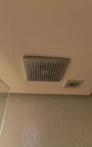 Apartamento à venda com 186m², 3 quartos e 4 vagas Apartamento à venda com 186m², 3 quartos e 4 vagasBanheiro da Suíte 2