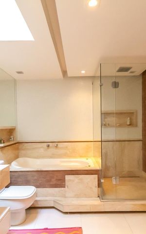 Apartamento à venda com 186m², 3 quartos e 4 vagas Apartamento à venda com 186m², 3 quartos e 4 vagasBanheiro da Suíte 2