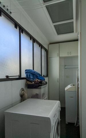 Apartamento à venda com 186m², 3 quartos e 4 vagas Apartamento à venda com 186m², 3 quartos e 4 vagasÁrea de Serviço