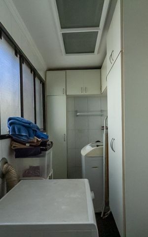 Apartamento à venda com 186m², 3 quartos e 4 vagas Apartamento à venda com 186m², 3 quartos e 4 vagasÁrea de Serviço