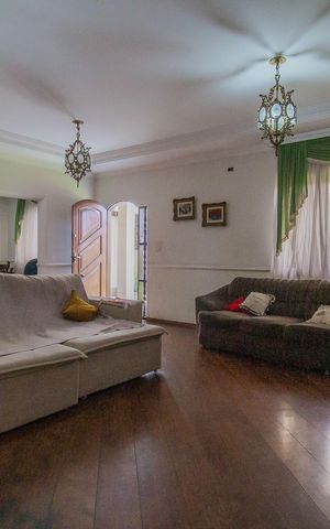 Casa para alugar com 500m², 3 quartos e 3 vagas Casa para alugar com 500m², 3 quartos e 3 vagasSala