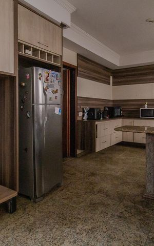 Casa para alugar com 500m², 3 quartos e 3 vagas Casa para alugar com 500m², 3 quartos e 3 vagasCozinha