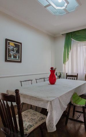 Casa para alugar com 500m², 3 quartos e 3 vagas Casa para alugar com 500m², 3 quartos e 3 vagasSala de Jantar