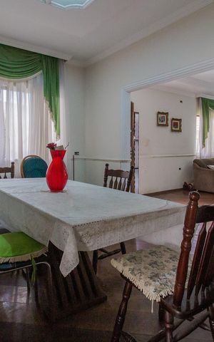 Casa para alugar com 500m², 3 quartos e 3 vagas Casa para alugar com 500m², 3 quartos e 3 vagasSala de Jantar