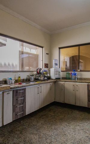 Casa para alugar com 500m², 3 quartos e 3 vagas Casa para alugar com 500m², 3 quartos e 3 vagasCozinha