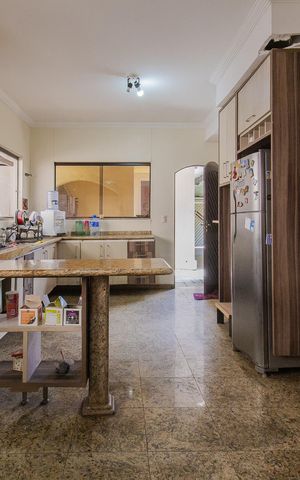 Casa para alugar com 500m², 3 quartos e 3 vagas Casa para alugar com 500m², 3 quartos e 3 vagasCozinha