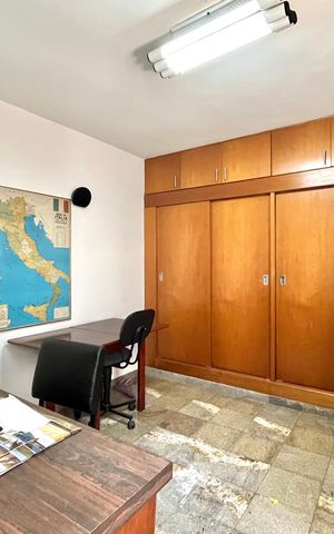 Casa para alugar com 210m², 3 quartos e 2 vagasEscritório
