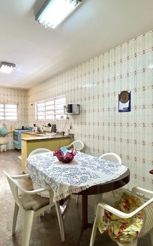 Casa para alugar com 210m², 3 quartos e 2 vagasCozinha