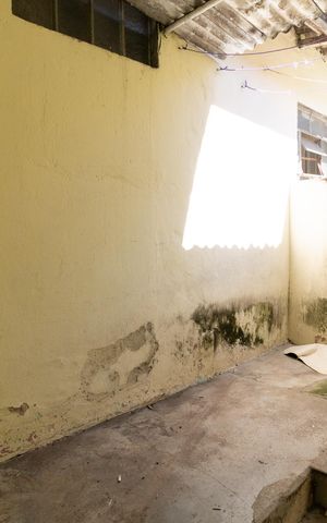 Casa à venda com 200m², 2 quartos e 3 vagas Casa à venda com 200m², 2 quartos e 3 vagasLavanderia da Casa 1