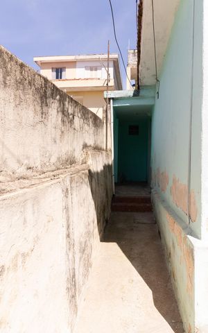Casa à venda com 200m², 2 quartos e 3 vagas Casa à venda com 200m², 2 quartos e 3 vagasEntrada da Casa 1