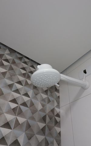 Apartamento à venda com 69m², 2 quartos e 1 vagaBanheiro da Suíte - Chuveiro