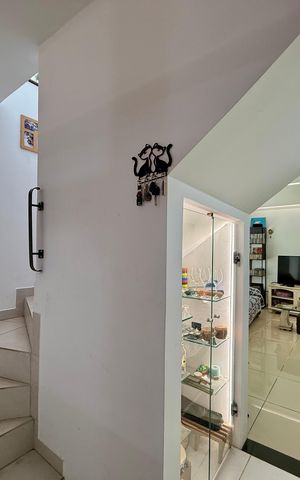 Casa à venda com 148m², 3 quartos e 2 vagas Casa à venda com 148m², 3 quartos e 2 vagasCorredor Sala