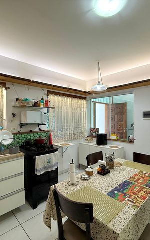 Casa à venda com 148m², 3 quartos e 2 vagas Casa à venda com 148m², 3 quartos e 2 vagasCozinha