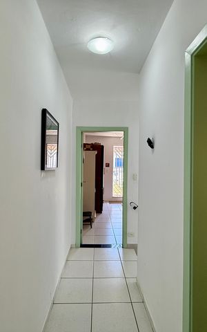 Casa à venda com 148m², 3 quartos e 2 vagas Casa à venda com 148m², 3 quartos e 2 vagasCorredor Quartos