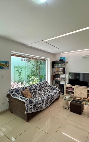 Casa à venda com 148m², 3 quartos e 2 vagas Casa à venda com 148m², 3 quartos e 2 vagasSala