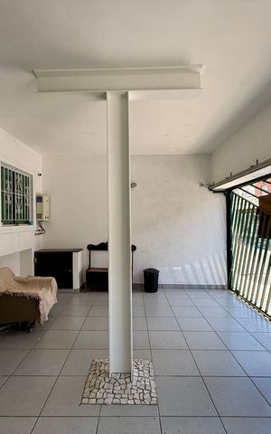 Casa à venda com 148m², 3 quartos e 2 vagas Casa à venda com 148m², 3 quartos e 2 vagasGaragem