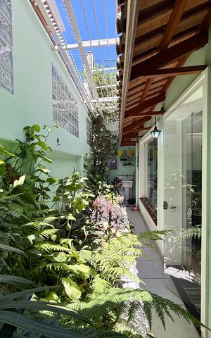 Casa à venda com 148m², 3 quartos e 2 vagas Casa à venda com 148m², 3 quartos e 2 vagasVaranda