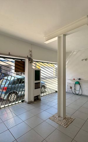 Casa à venda com 148m², 3 quartos e 2 vagas Casa à venda com 148m², 3 quartos e 2 vagasGaragem