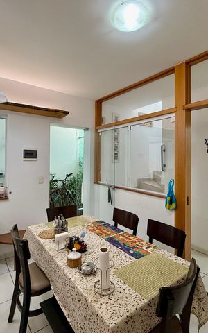 Casa à venda com 148m², 3 quartos e 2 vagas Casa à venda com 148m², 3 quartos e 2 vagasCozinha