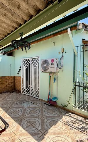Casa à venda com 148m², 3 quartos e 2 vagas Casa à venda com 148m², 3 quartos e 2 vagasÁrea de Serviço