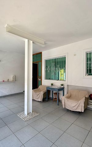 Casa à venda com 148m², 3 quartos e 2 vagas Casa à venda com 148m², 3 quartos e 2 vagasGaragem