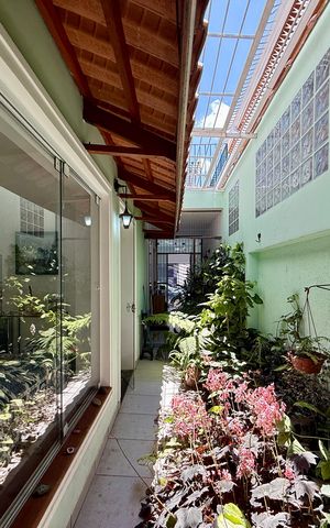 Casa à venda com 148m², 3 quartos e 2 vagas Casa à venda com 148m², 3 quartos e 2 vagasVaranda