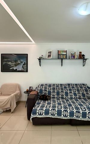 Casa à venda com 148m², 3 quartos e 2 vagas Casa à venda com 148m², 3 quartos e 2 vagasSala