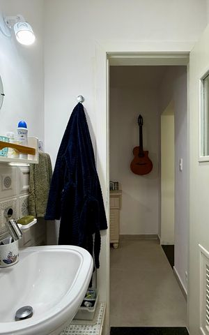 Casa à venda com 148m², 3 quartos e 2 vagas Casa à venda com 148m², 3 quartos e 2 vagasBanheiro Suíte 2
