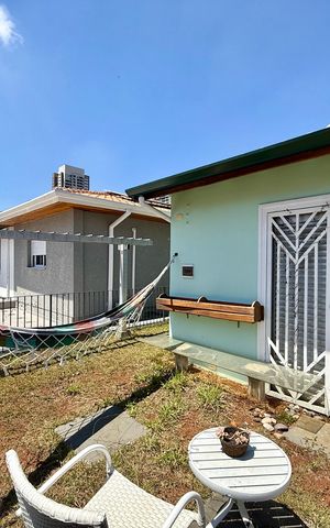 Casa à venda com 148m², 3 quartos e 2 vagas Casa à venda com 148m², 3 quartos e 2 vagasVaranda Quarto 3