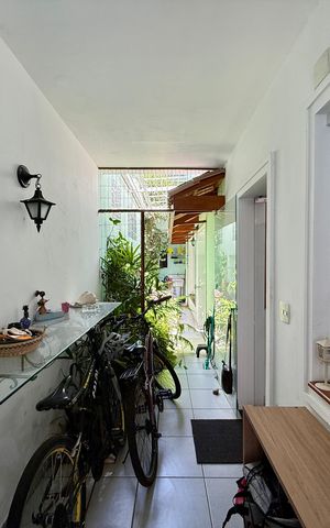 Casa à venda com 148m², 3 quartos e 2 vagas Casa à venda com 148m², 3 quartos e 2 vagasEntrada Casa