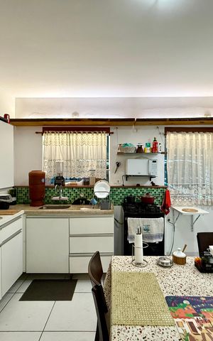 Casa à venda com 148m², 3 quartos e 2 vagas Casa à venda com 148m², 3 quartos e 2 vagasCozinha