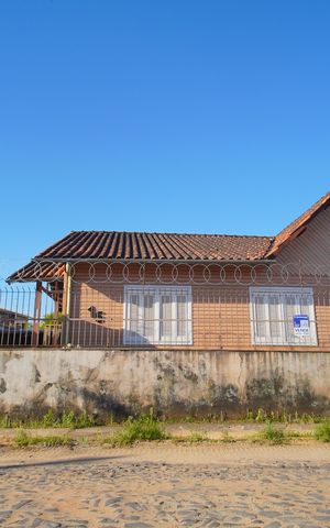 Casa para alugar com 190m², 4 quartos e 4 vagasFachada