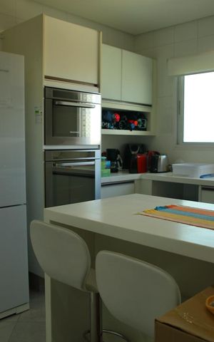 Apartamento à venda com 190m², 3 quartos e 3 vagasCozinha 