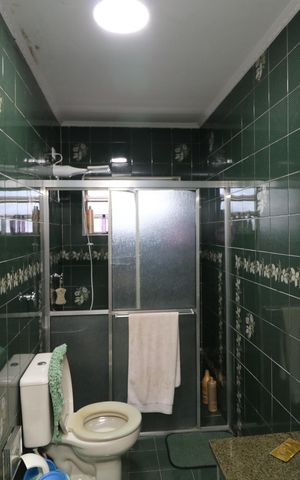 Casa à venda com 148m², 3 quartos e 2 vagasBanheiro