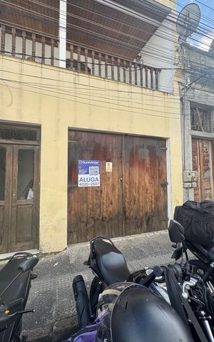Casa para alugar com 239m², 4 quartos e 1 vaga Casa para alugar com 239m², 4 quartos e 1 vagaPlaca